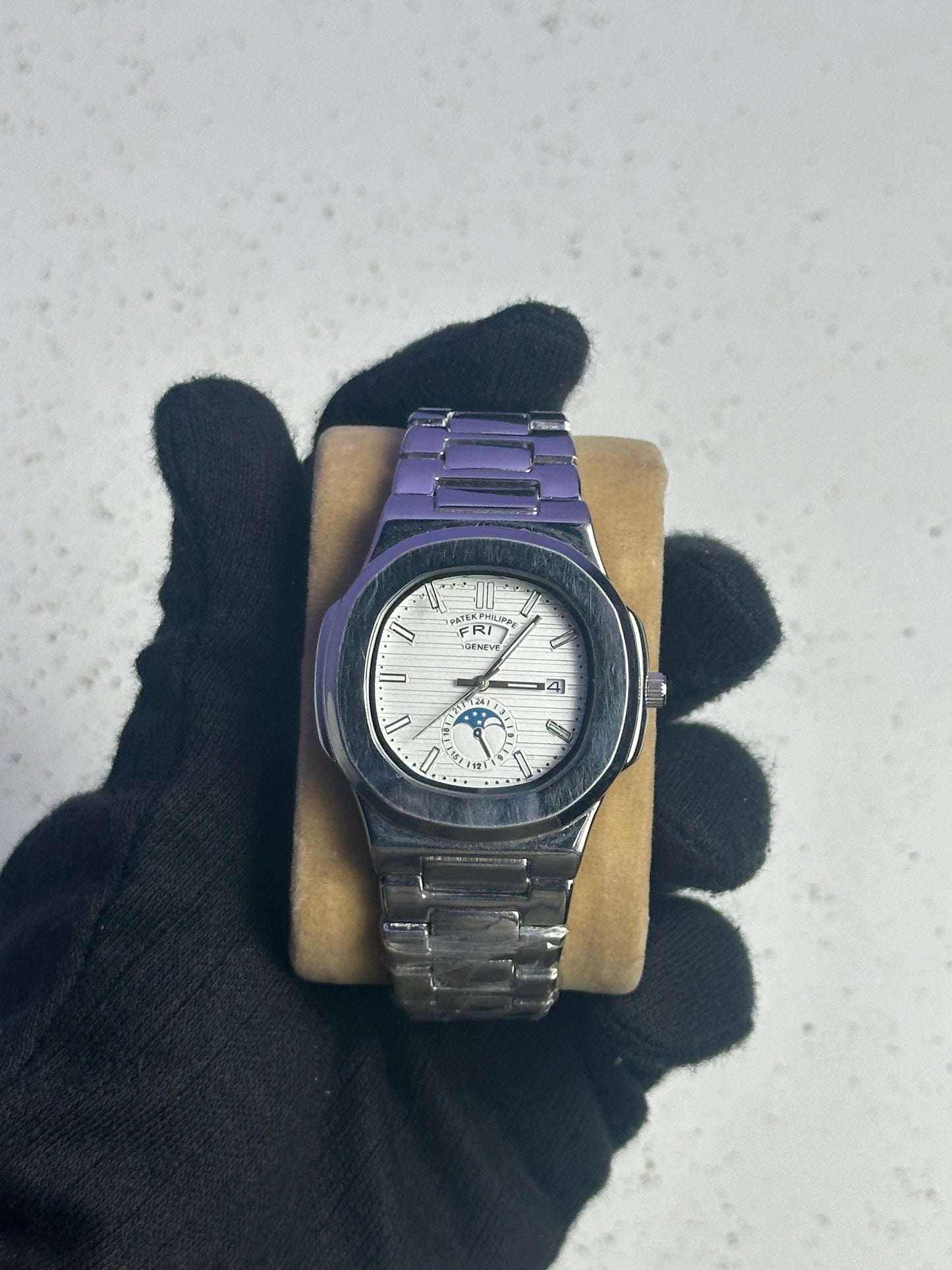Patek Philippe Tiffany – Silver Chain, White Dial